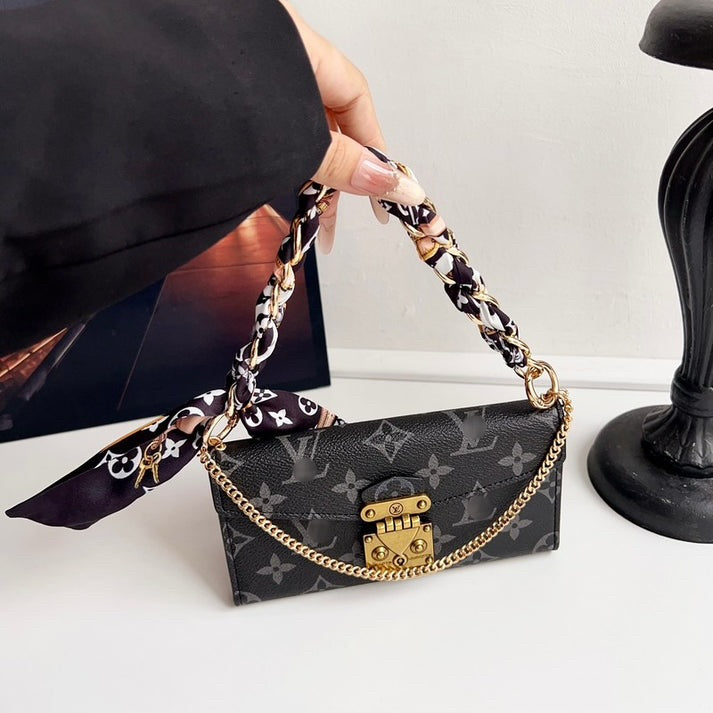 New cover wallet case with chain