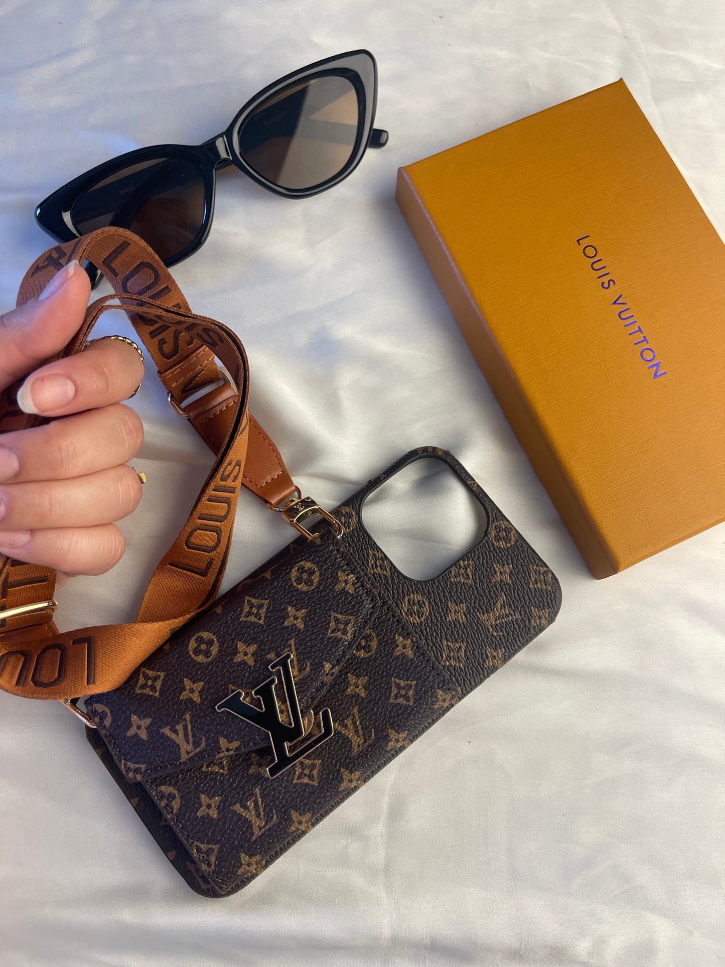 Brand case with long chain