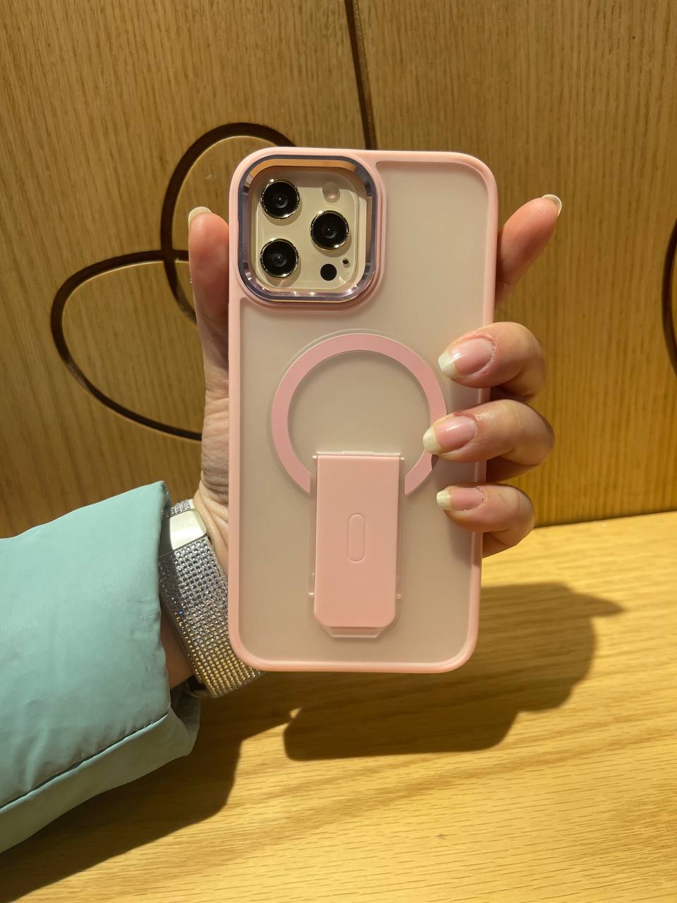Matte Magsafe case with Stand